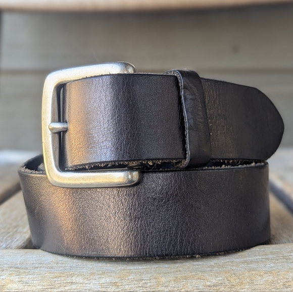 American Eagle Outfitters Black Genuine Leather Smooth Belt Size 34 - Picture 1 of 7